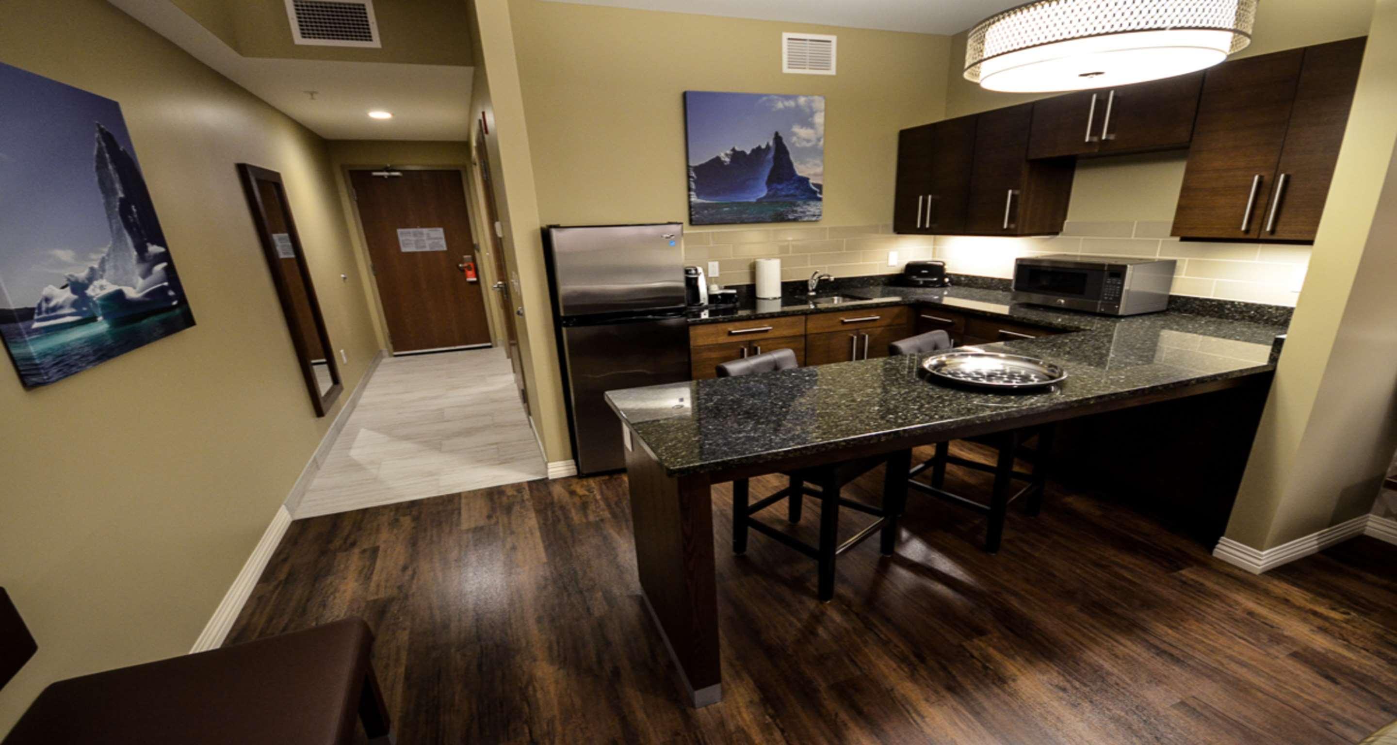 Best Western Plus St. John's Airport Hotel&Suites Exterior foto
