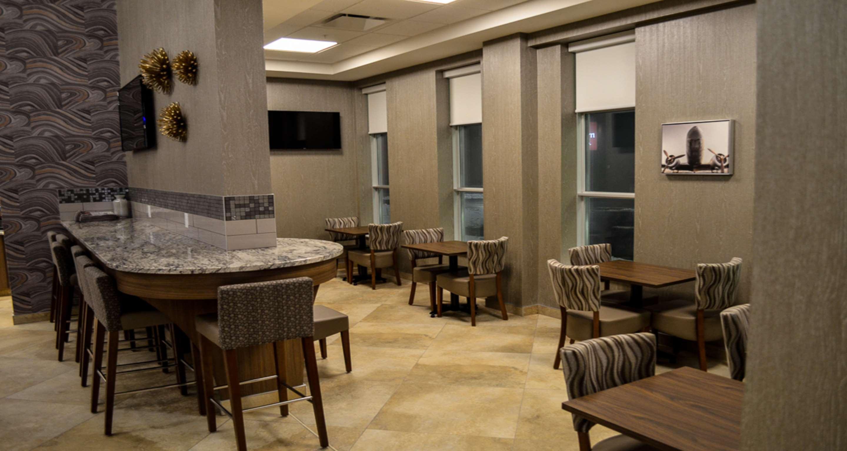 Best Western Plus St. John's Airport Hotel&Suites Exterior foto